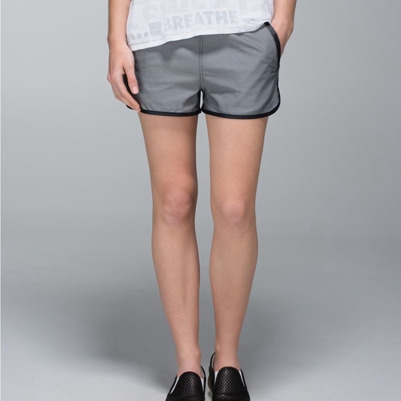 Lululemon Athletica Gray Athletic Shorts Lightweight Elastic Waist - Picture 1 of 13